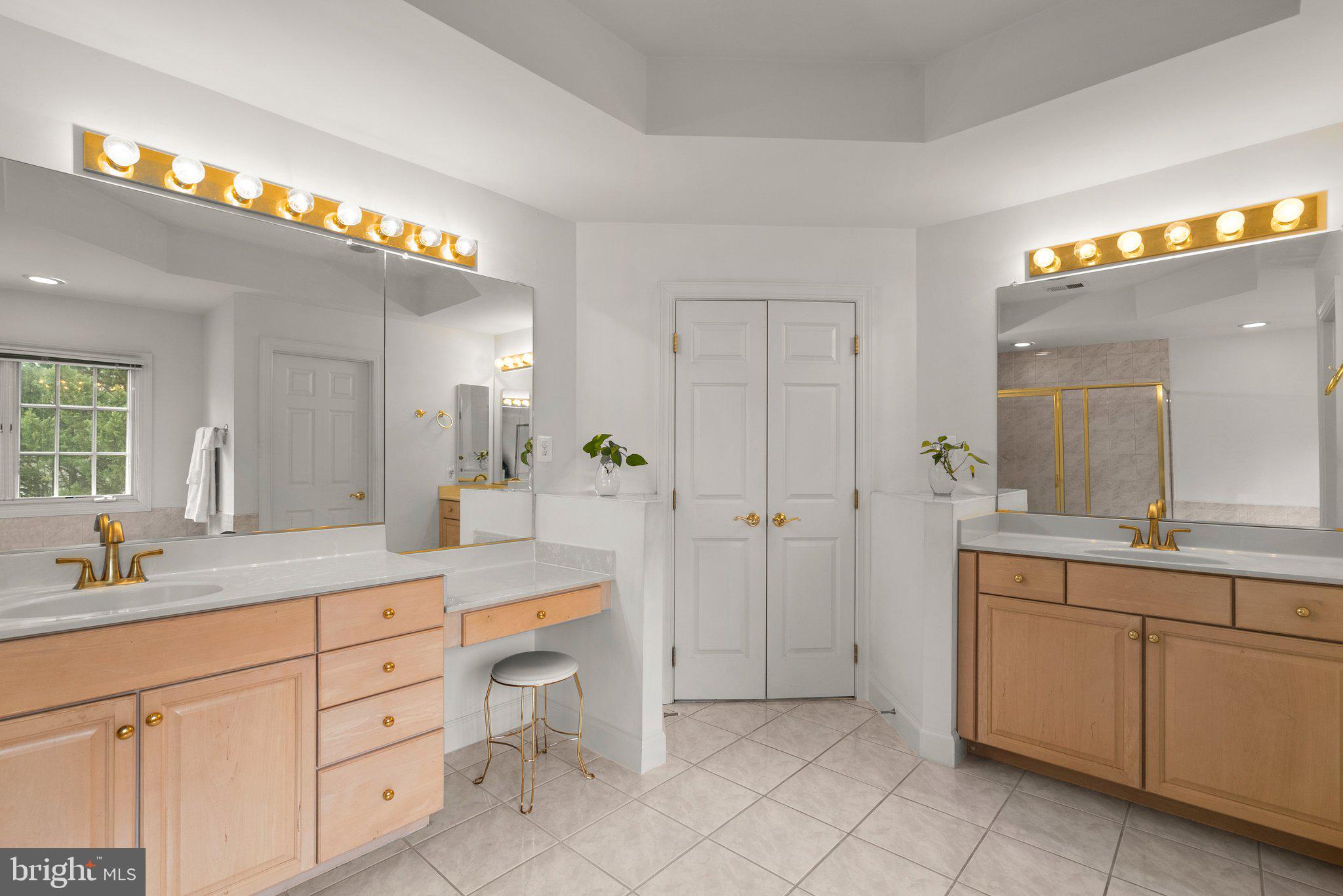 WINDSOR HILLS - Residential