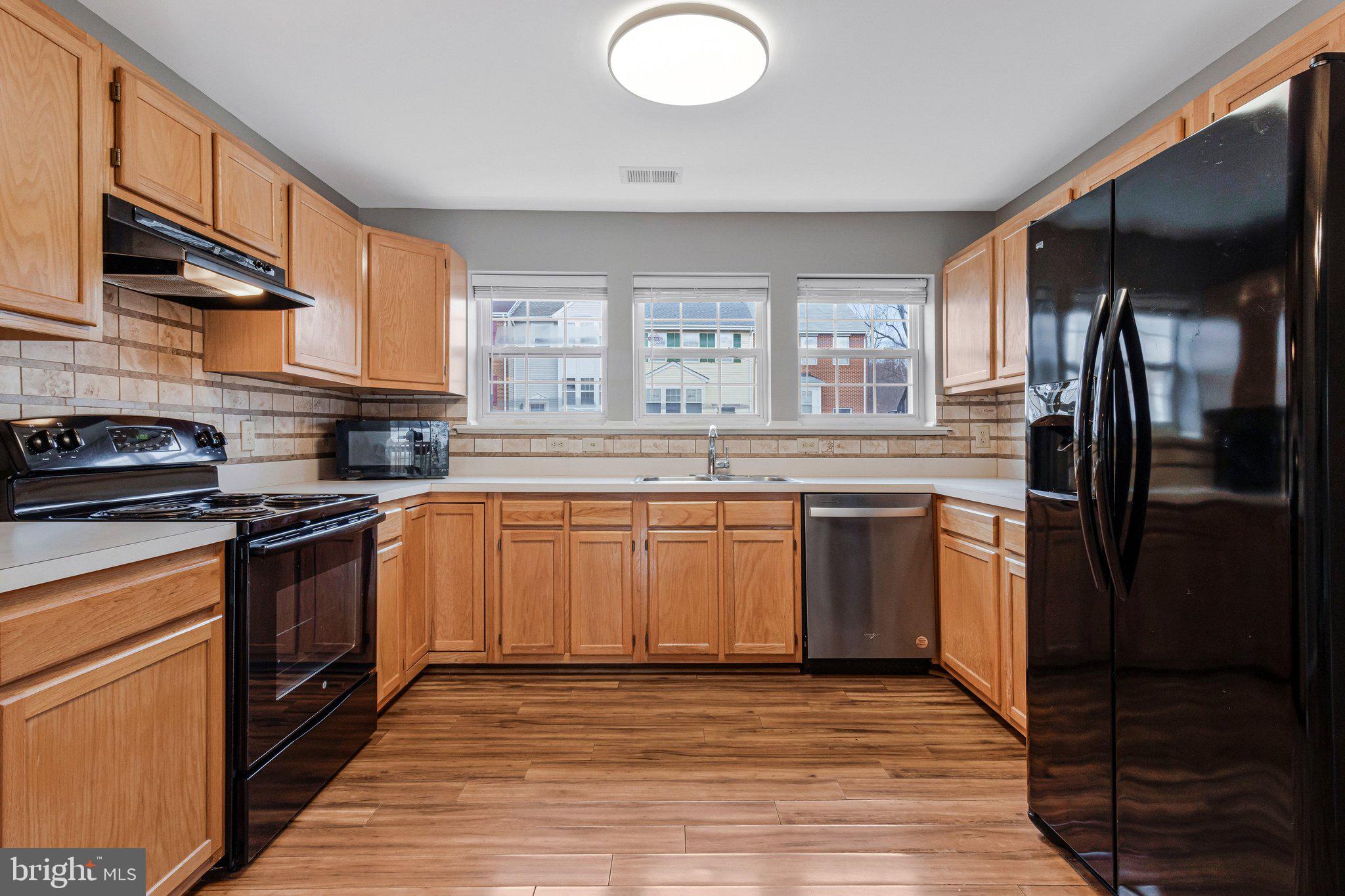 APPLEGATE - Residential Lease