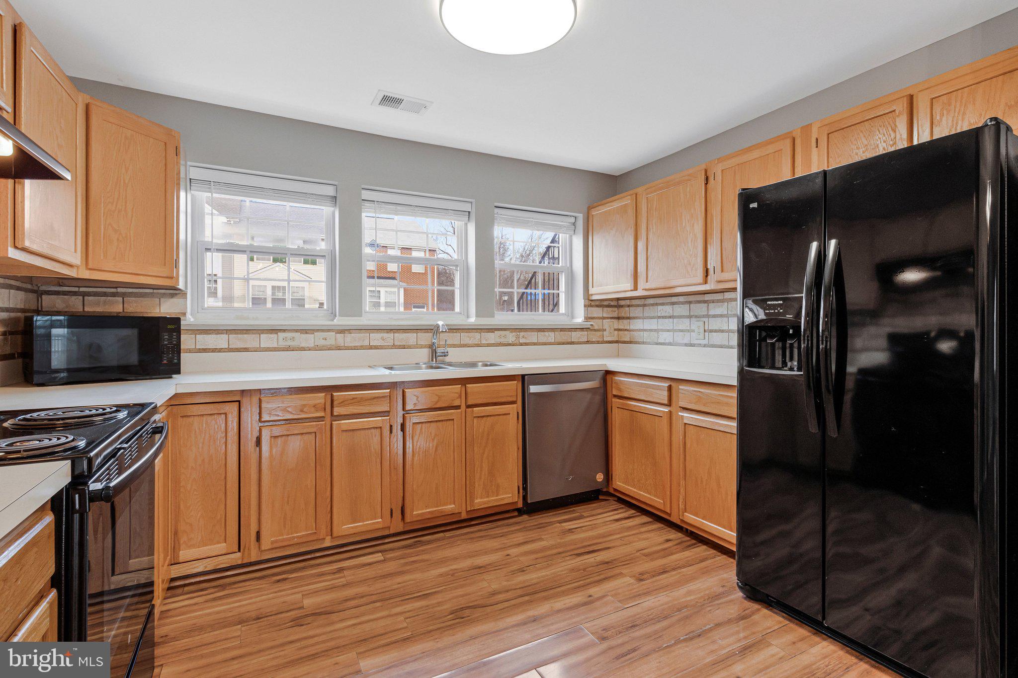 APPLEGATE - Residential Lease