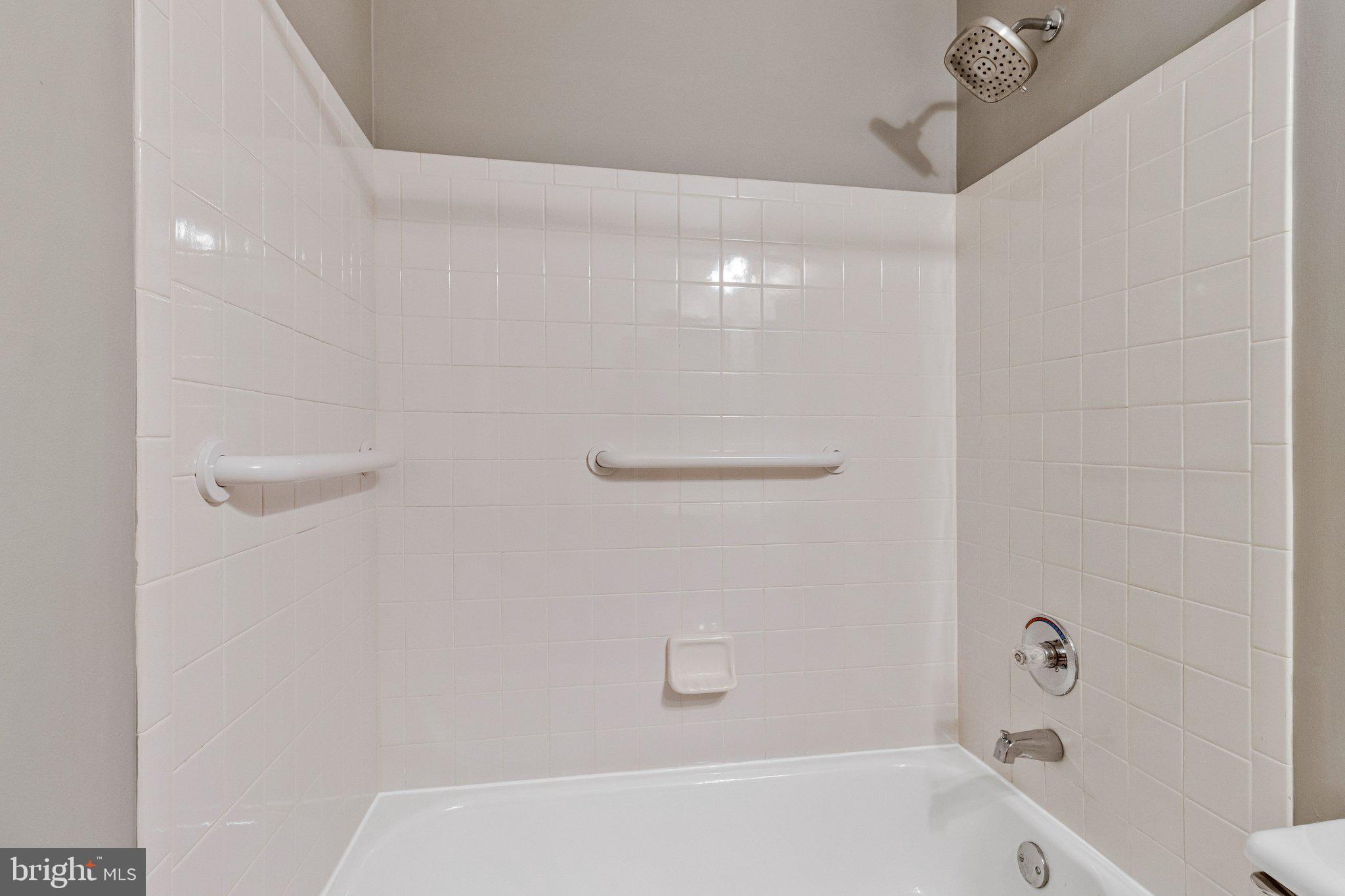 APPLEGATE - Residential Lease