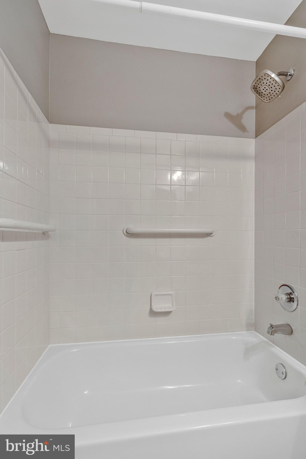 APPLEGATE - Residential Lease