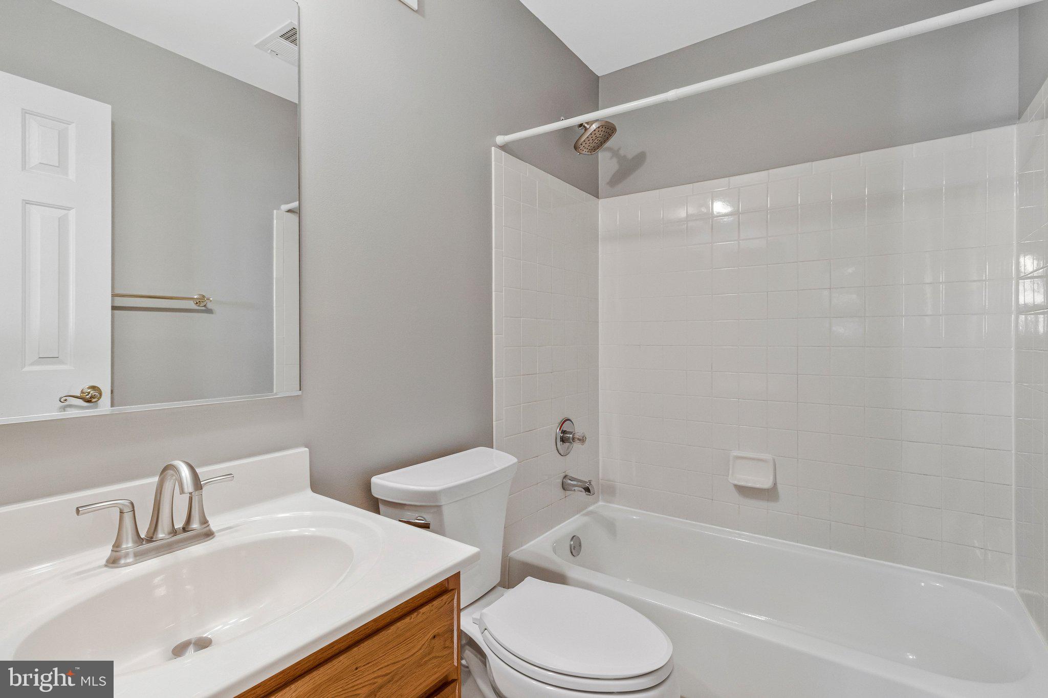 APPLEGATE - Residential Lease