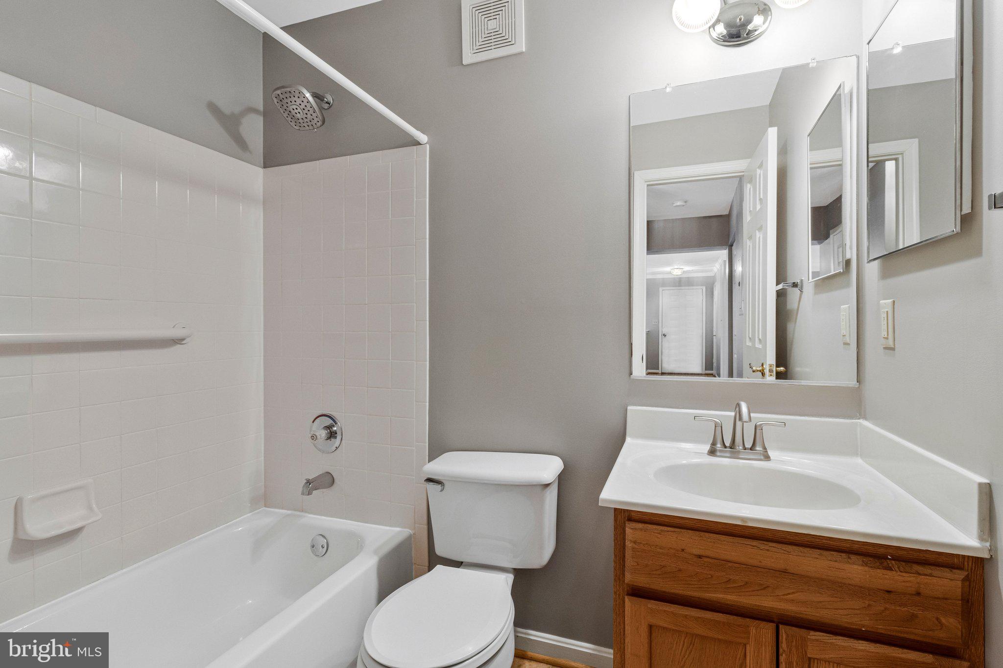 APPLEGATE - Residential Lease