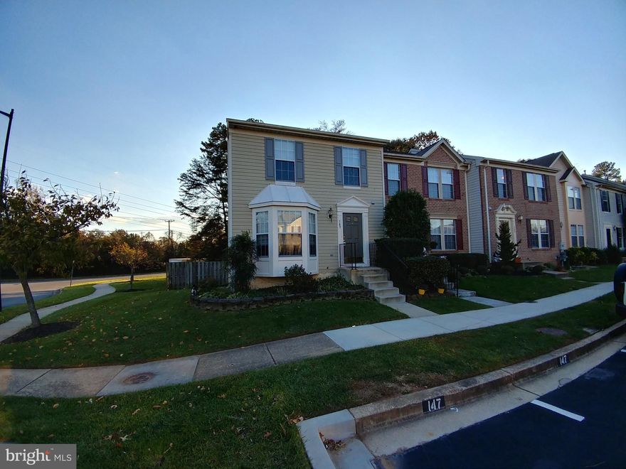 LOVELY 3BR HOME WITH DECK AND FENCED BACK YARD**PREFER NO SMOKING AND NO PETS, WILL CONSIDER CASE BY CASE THOUGH**