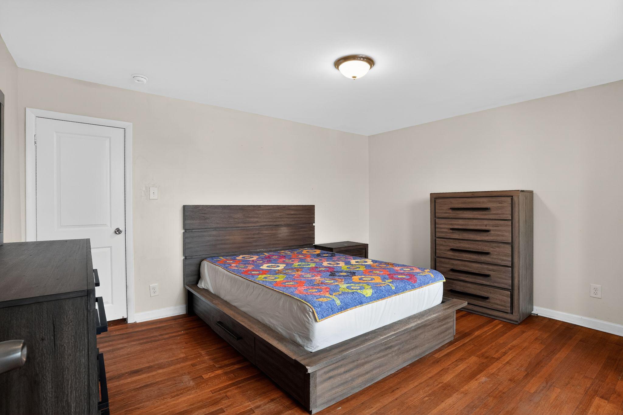 ROXBOROUGH - Residential