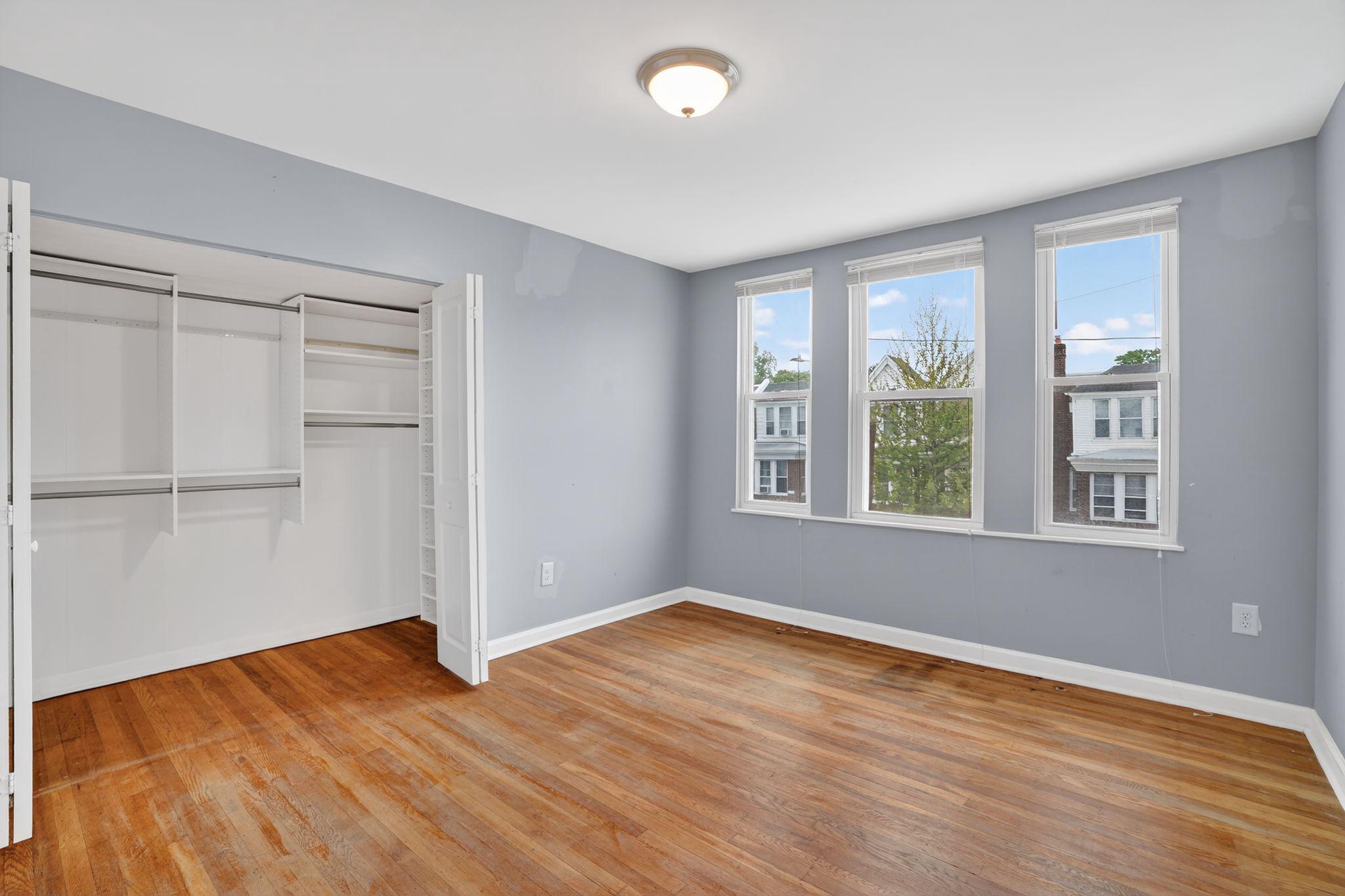 ROXBOROUGH - Residential