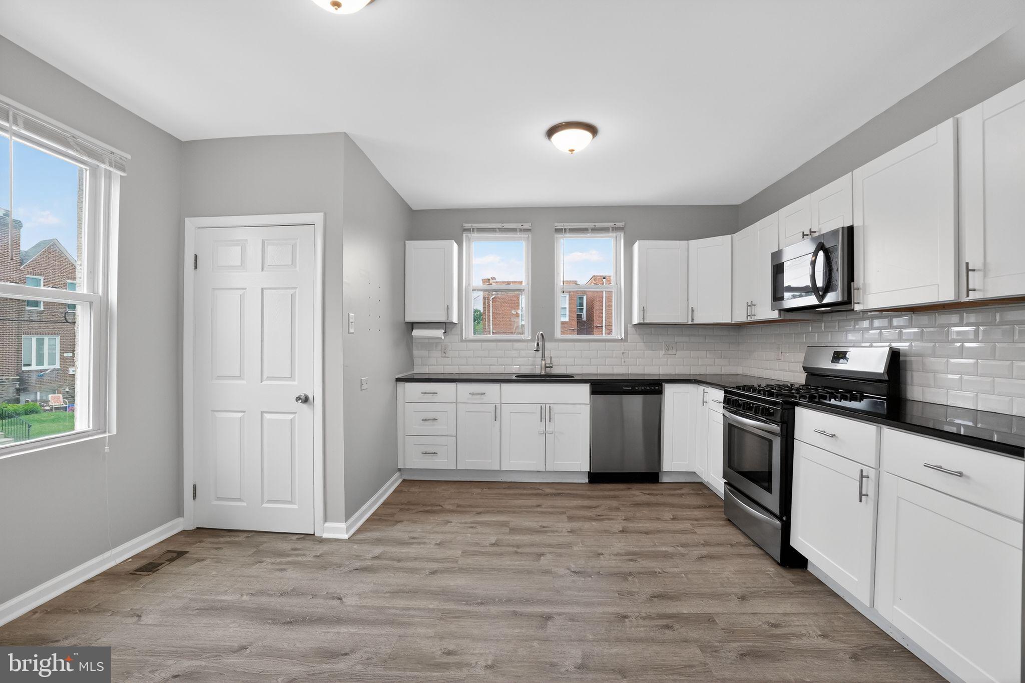 ROXBOROUGH - Residential