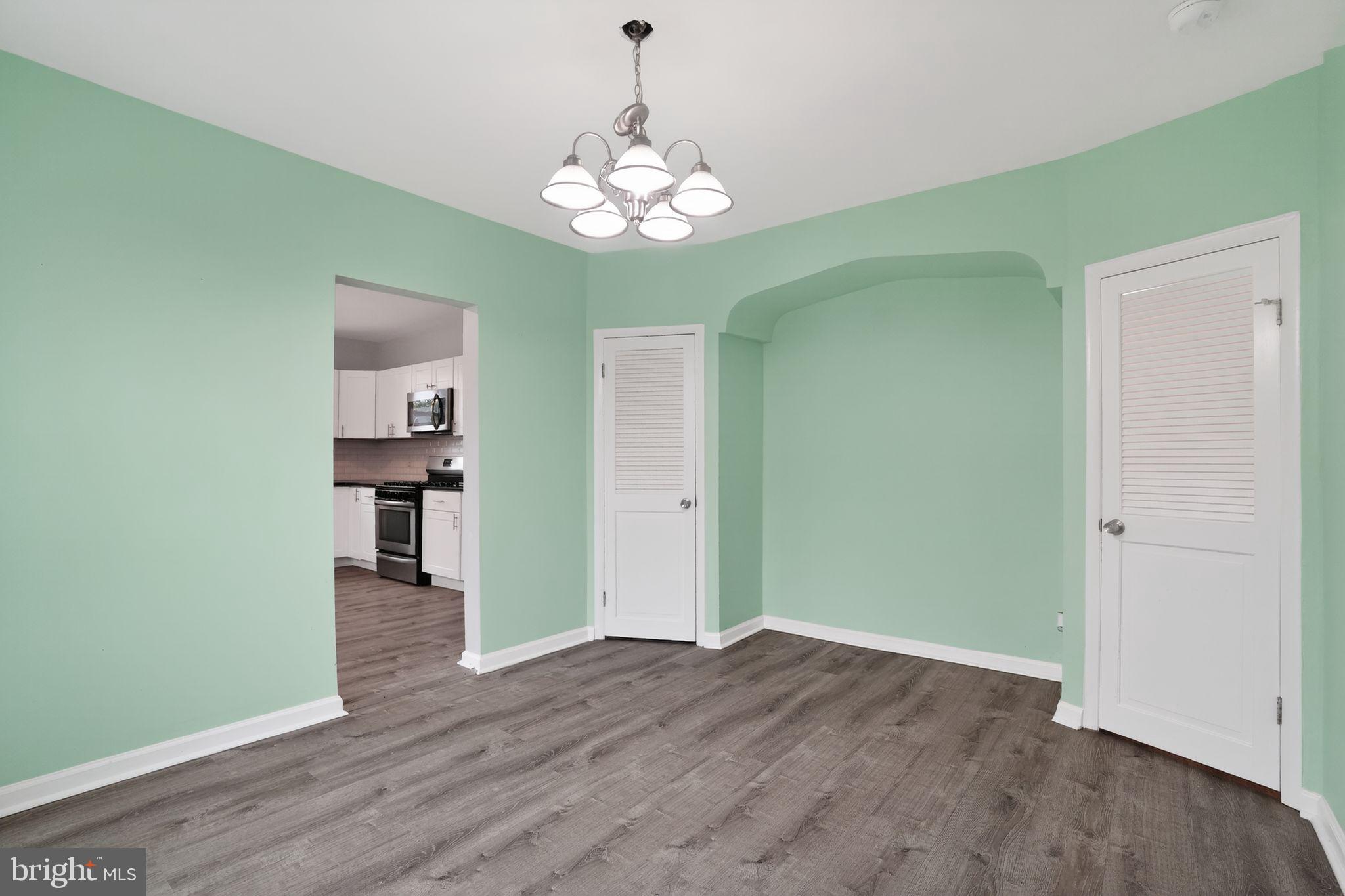 ROXBOROUGH - Residential