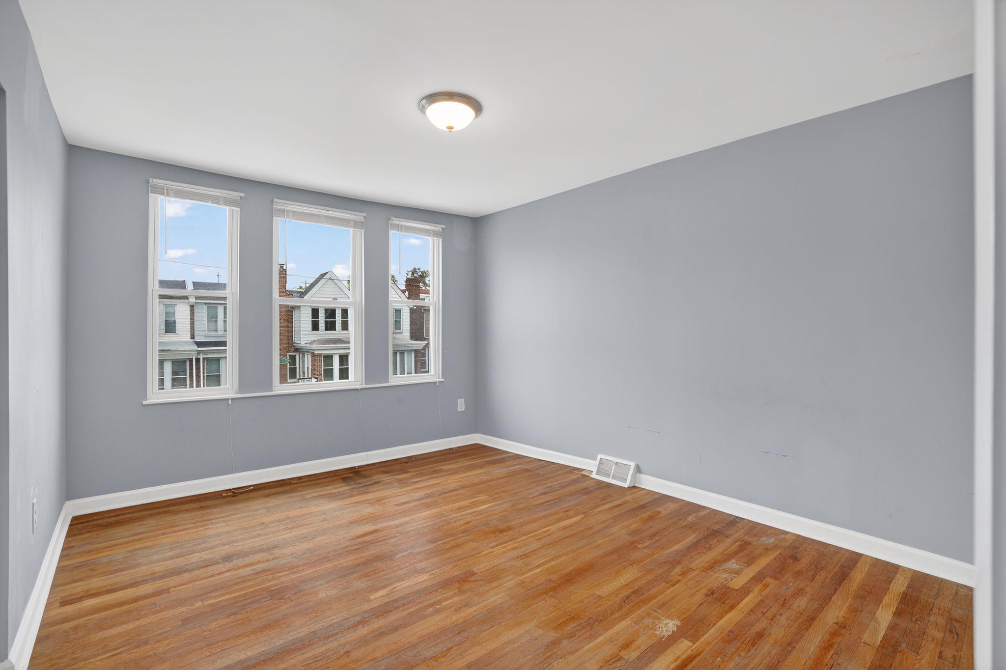 ROXBOROUGH - Residential