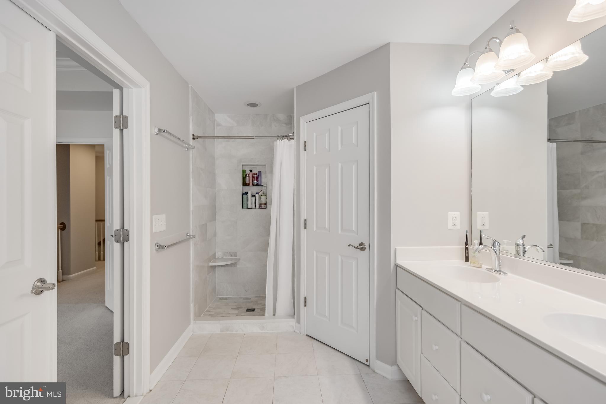 LAUREL HILL LANDBAY - Residential