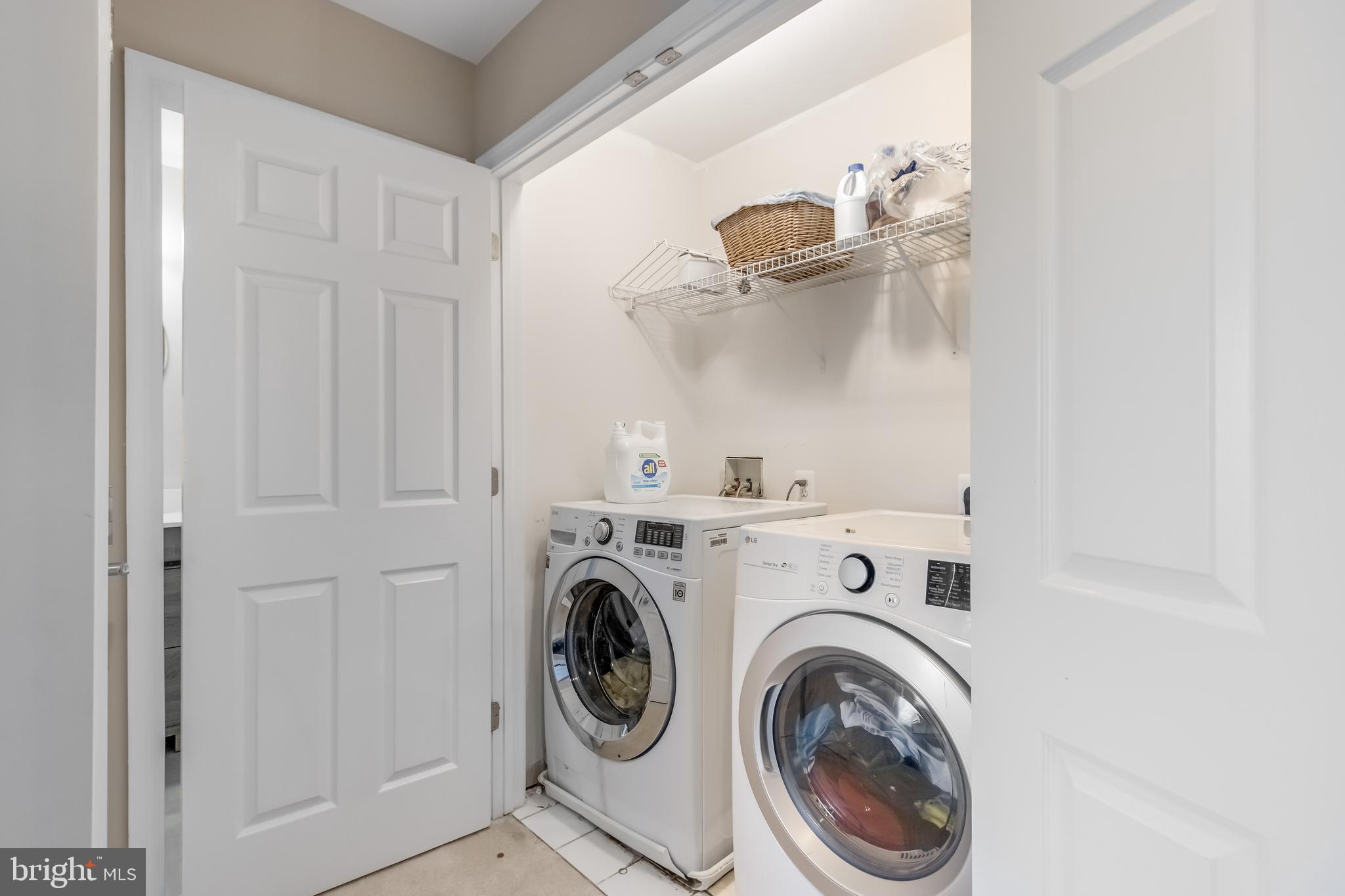 LAUREL HILL LANDBAY - Residential