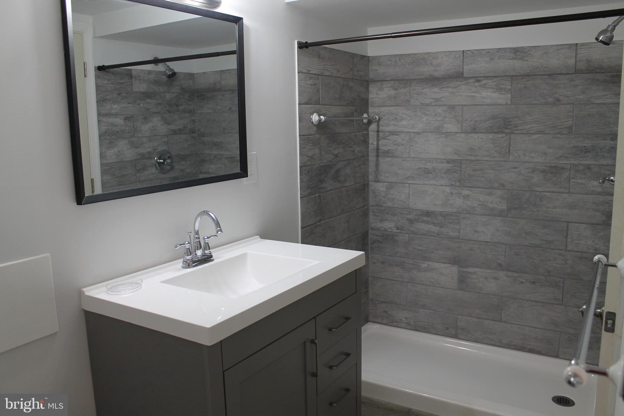 BRENTWOOD-CZARRAS ADDN - Residential Lease