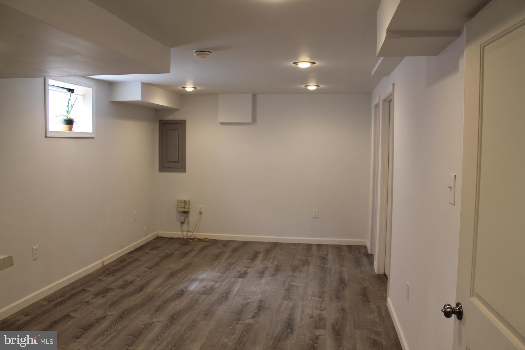 BRENTWOOD-CZARRAS ADDN - Residential Lease