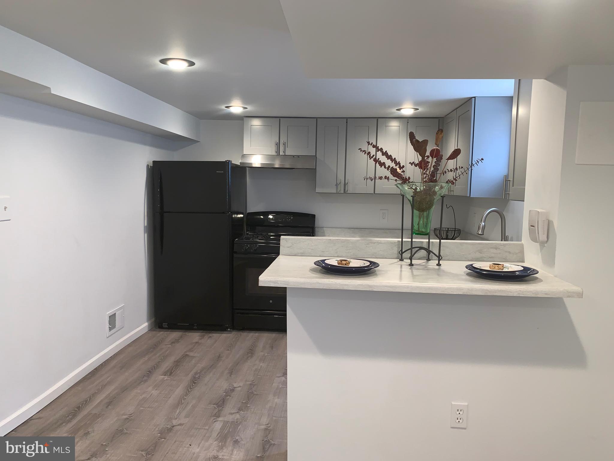 BRENTWOOD-CZARRAS ADDN - Residential Lease