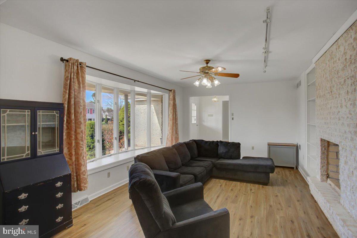 MEETING HOUSE HEIGHTS - Residential