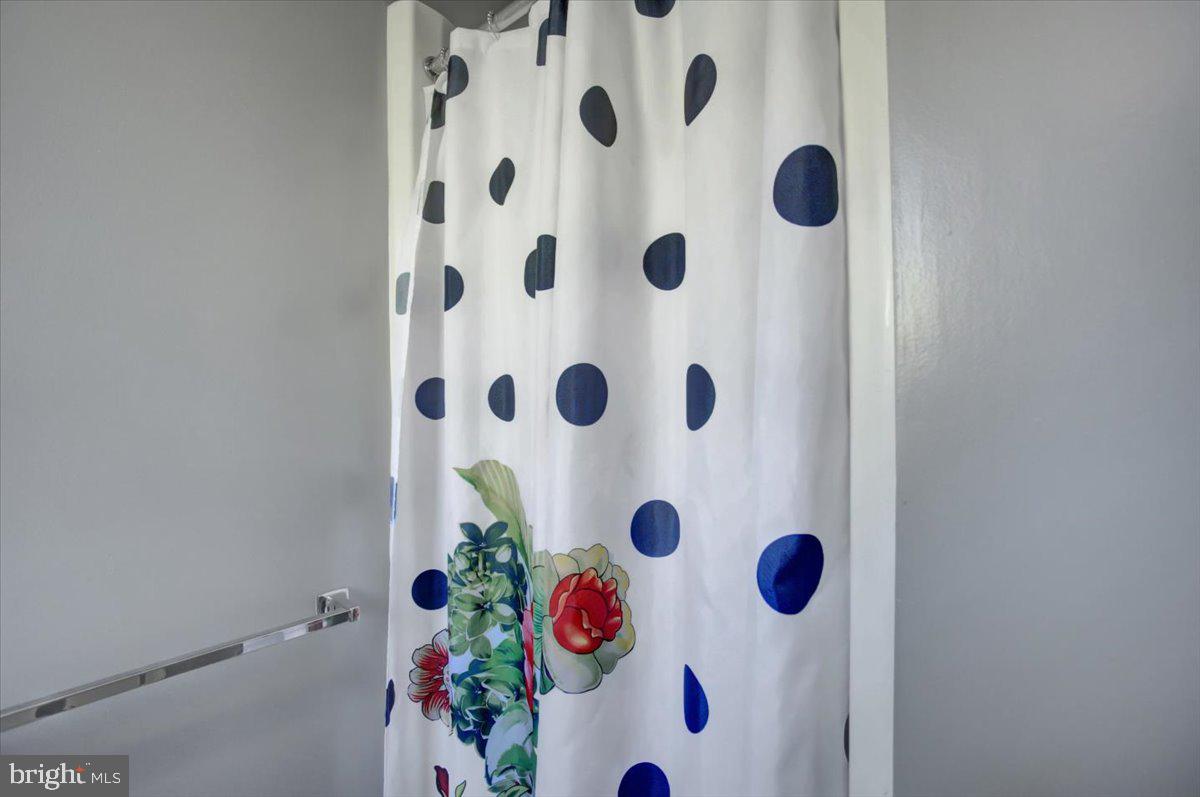 MEETING HOUSE HEIGHTS - Residential