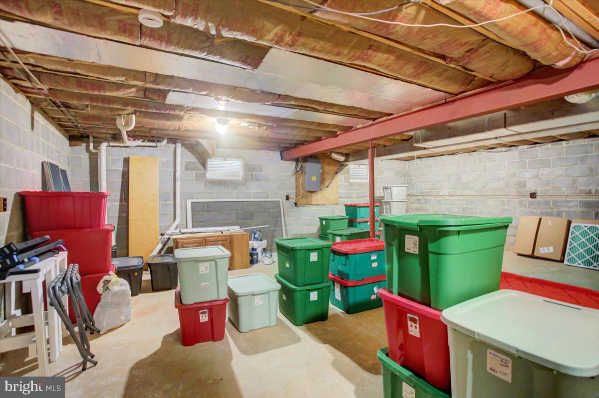 MEETING HOUSE HEIGHTS - Residential