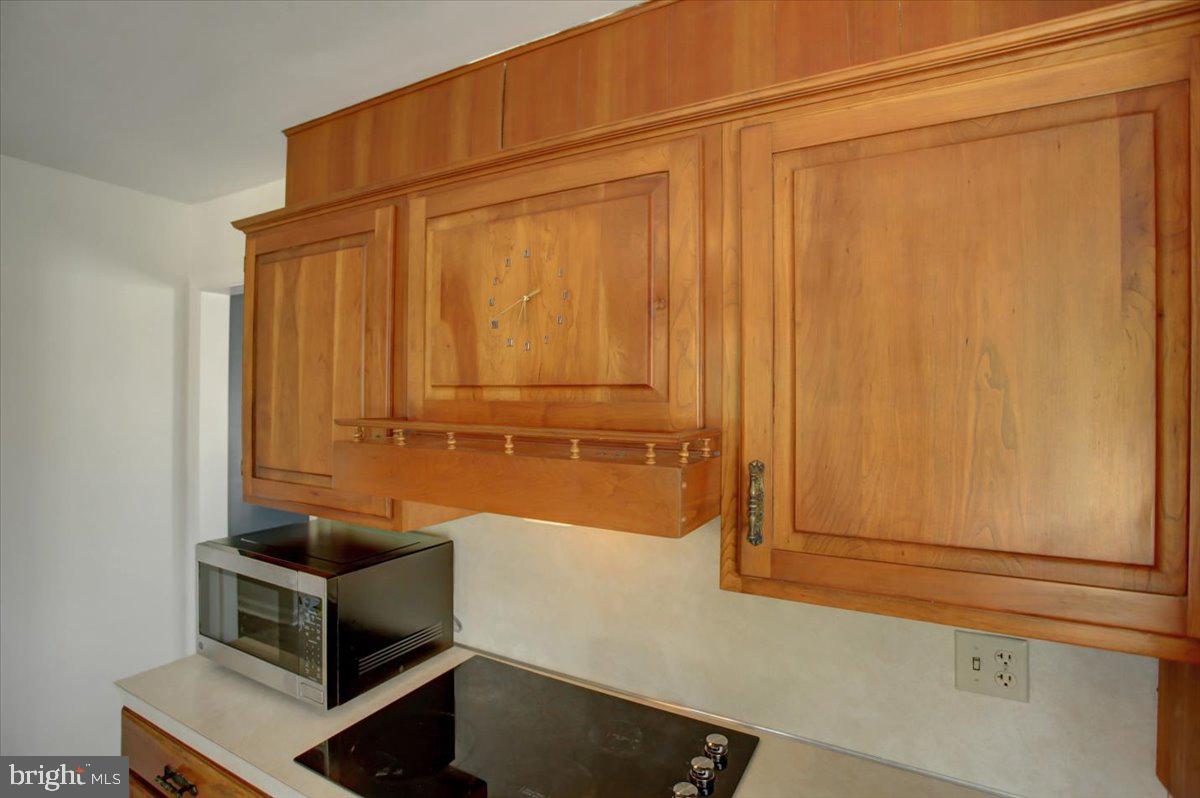 MEETING HOUSE HEIGHTS - Residential