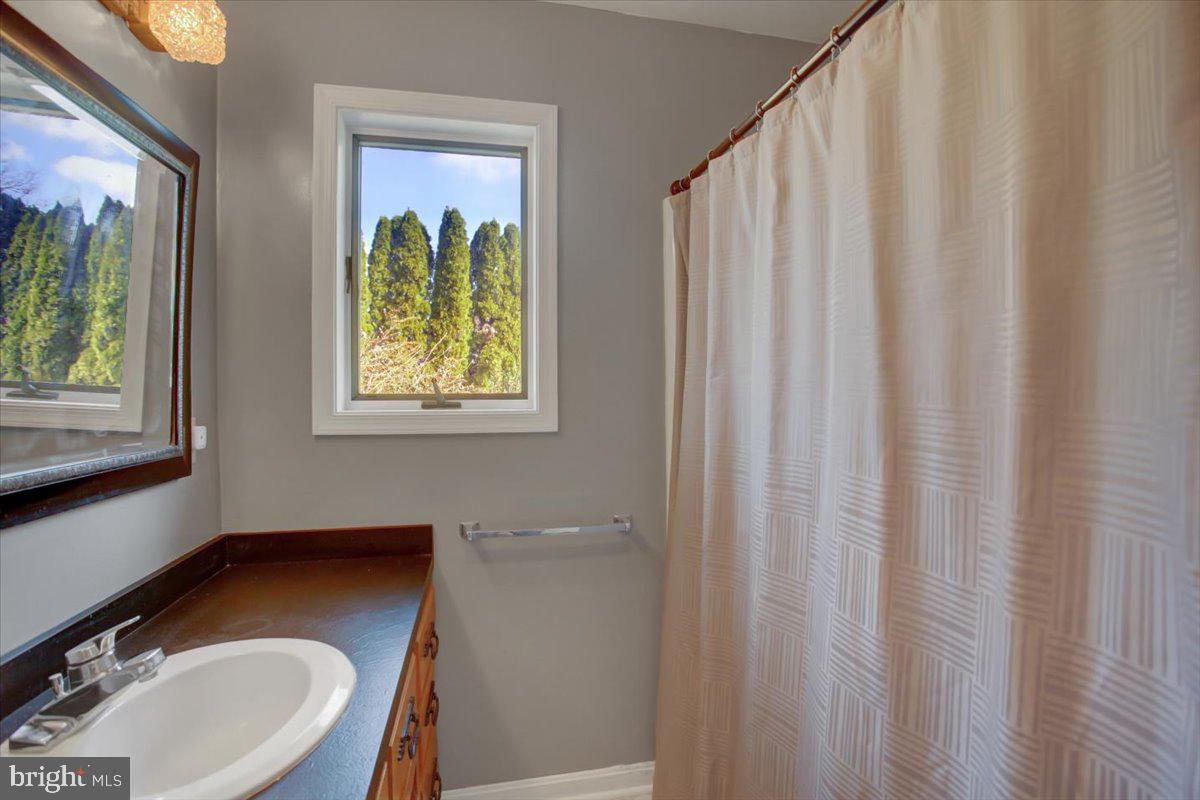 MEETING HOUSE HEIGHTS - Residential