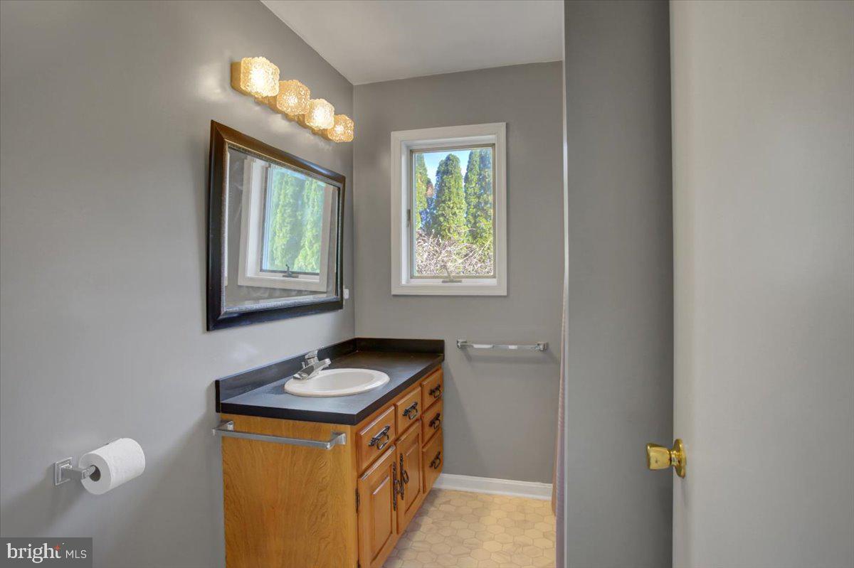 MEETING HOUSE HEIGHTS - Residential