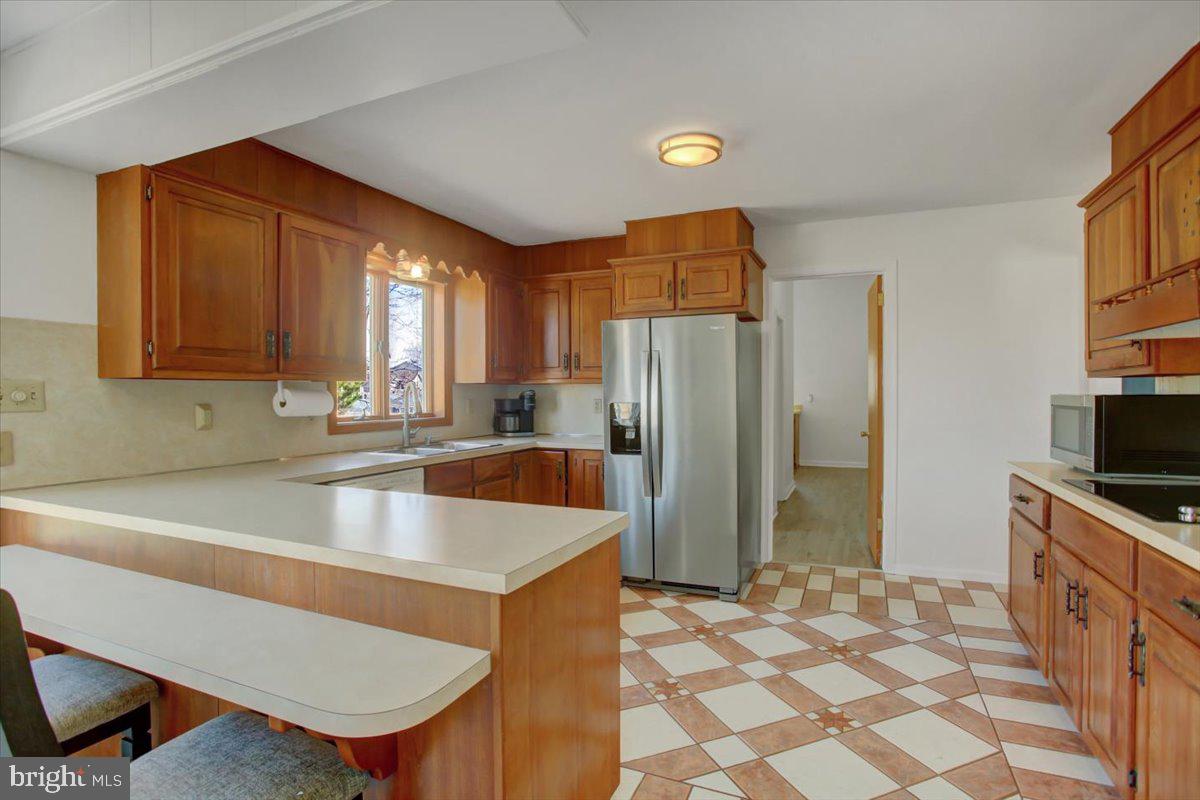 MEETING HOUSE HEIGHTS - Residential