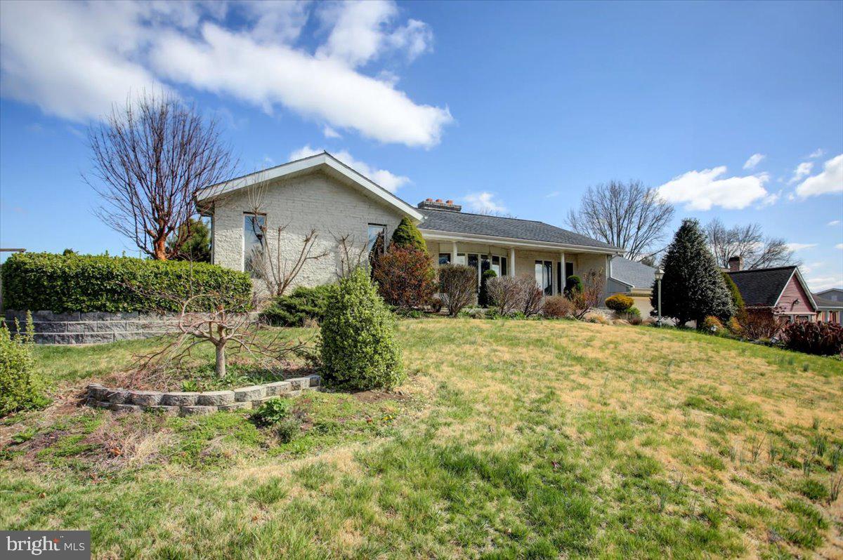 MEETING HOUSE HEIGHTS - Residential