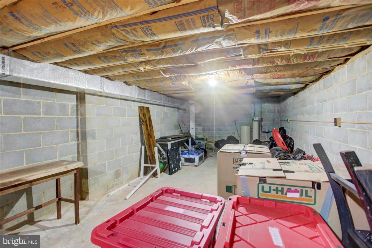 MEETING HOUSE HEIGHTS - Residential