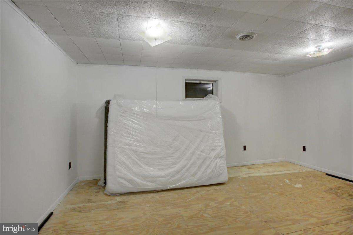 MEETING HOUSE HEIGHTS - Residential