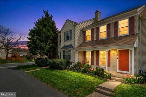 14504 RAVENSCAR COURT CENTREVILLE VA 20121