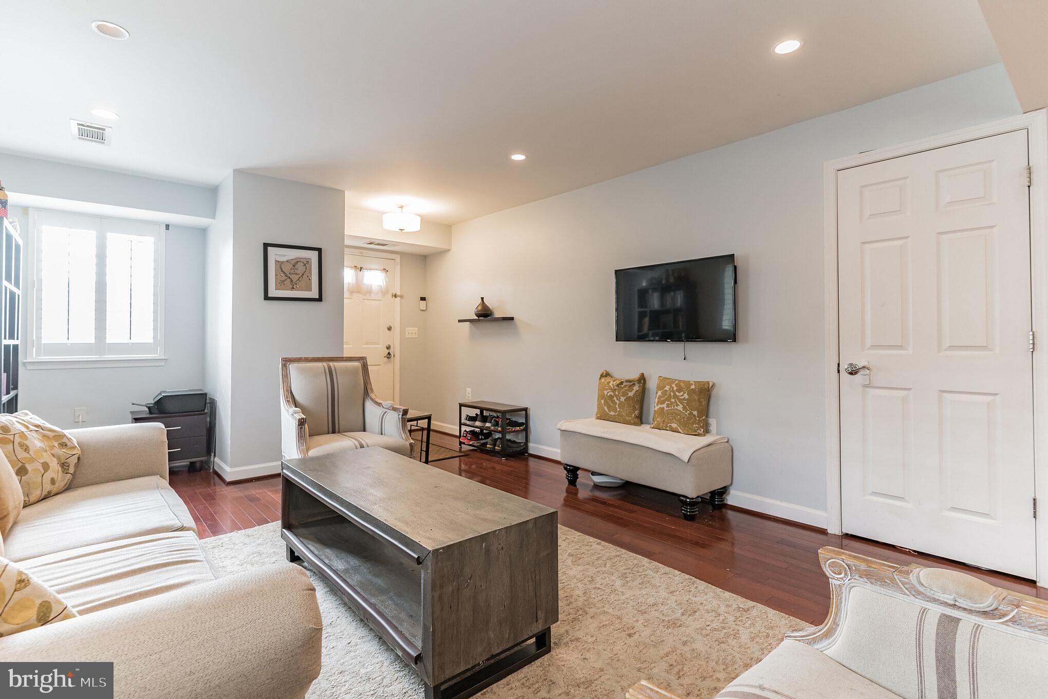 WEST VILLAGE OF SHIRLINGTON - Residential