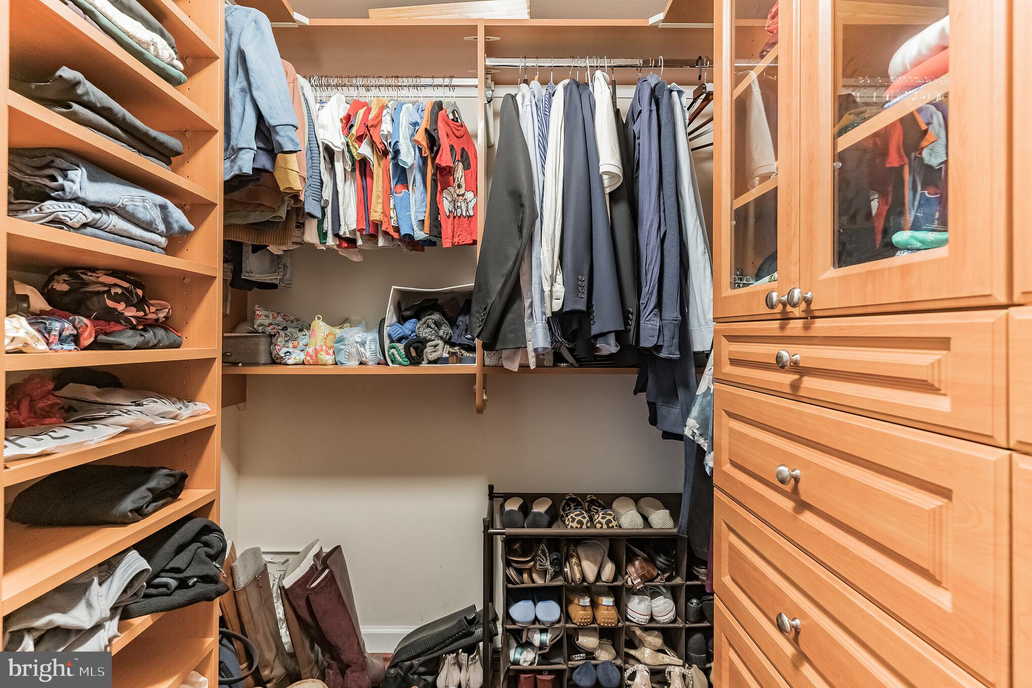 WEST VILLAGE OF SHIRLINGTON - Residential