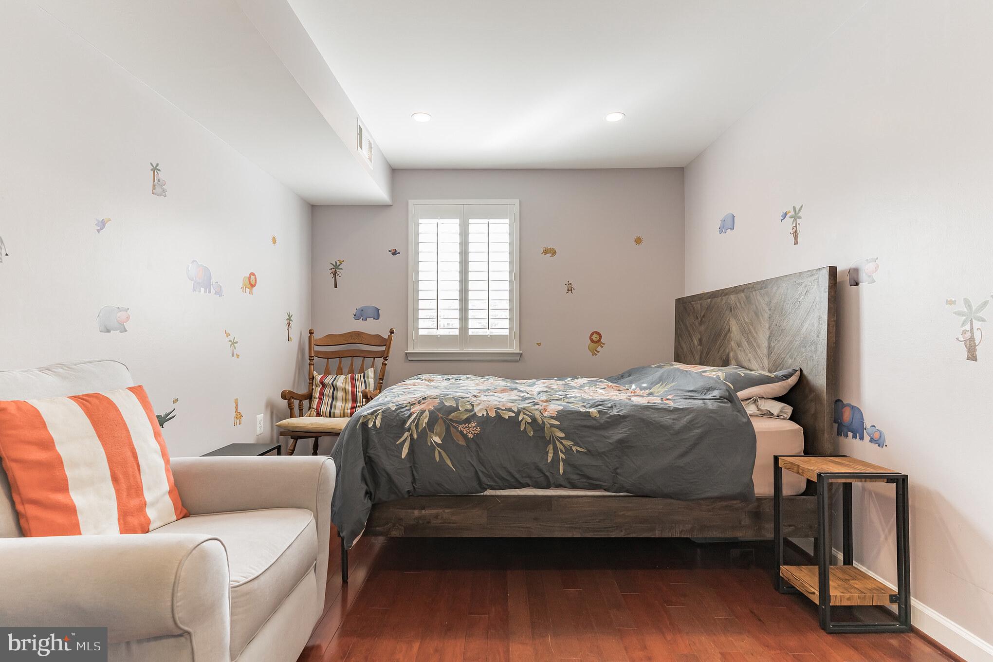 WEST VILLAGE OF SHIRLINGTON - Residential