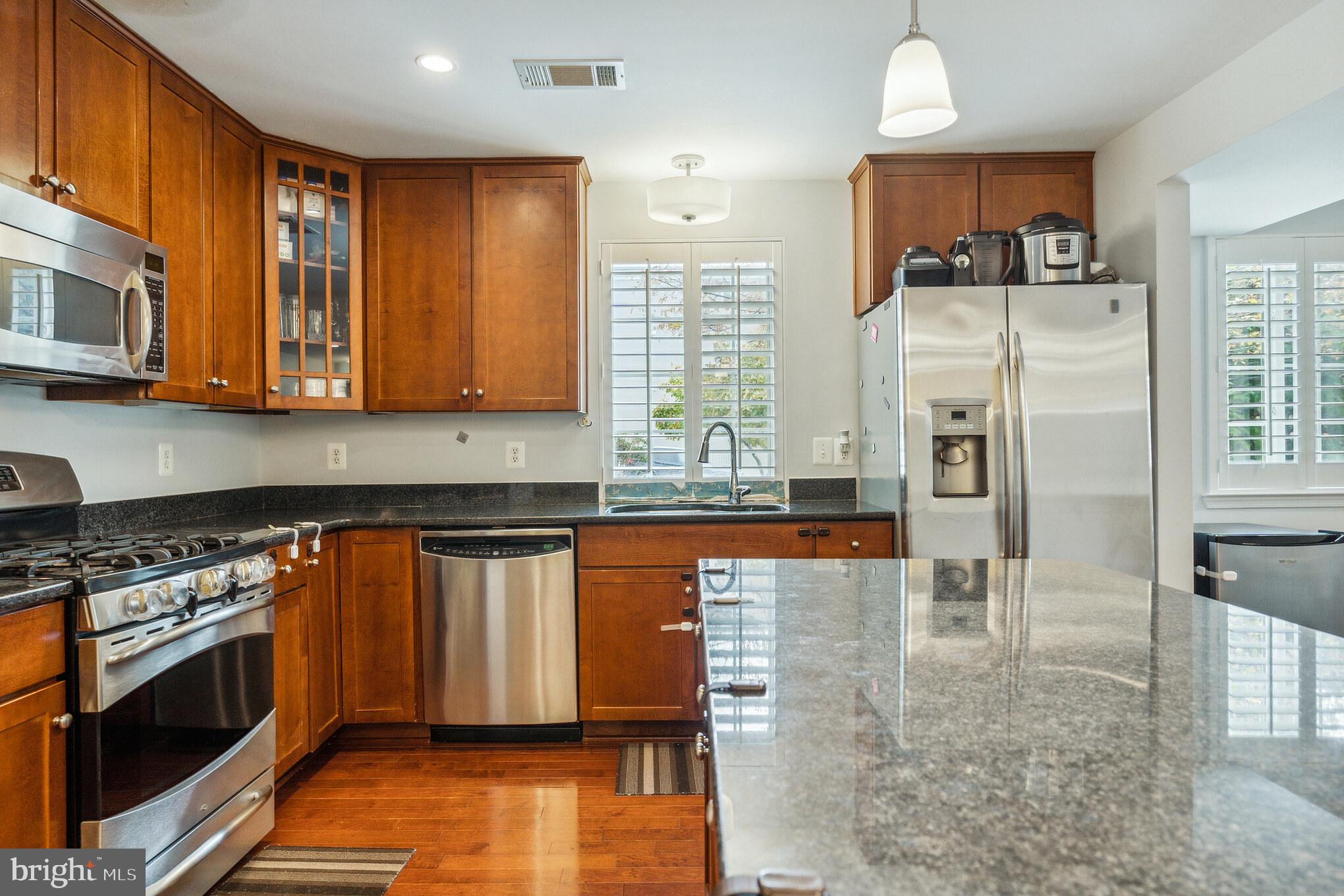 WEST VILLAGE OF SHIRLINGTON - Residential