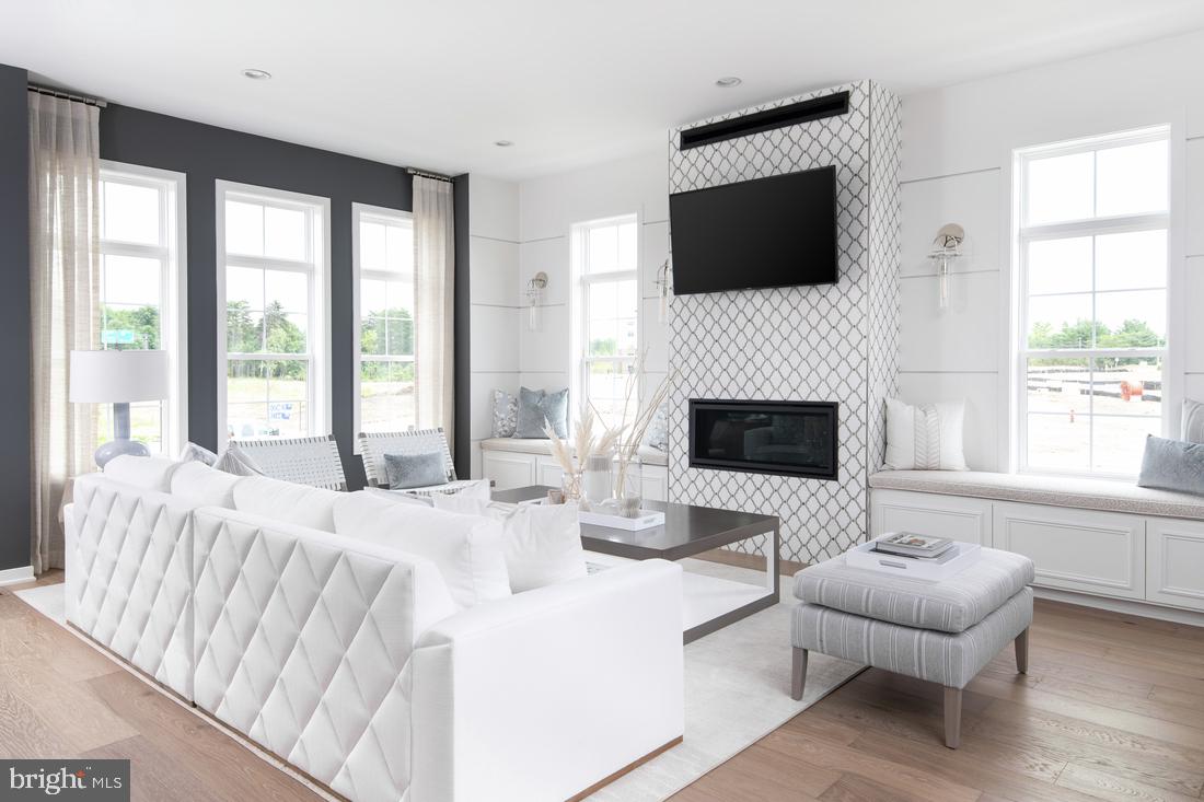 REGENCY AT BELMONT - Residential