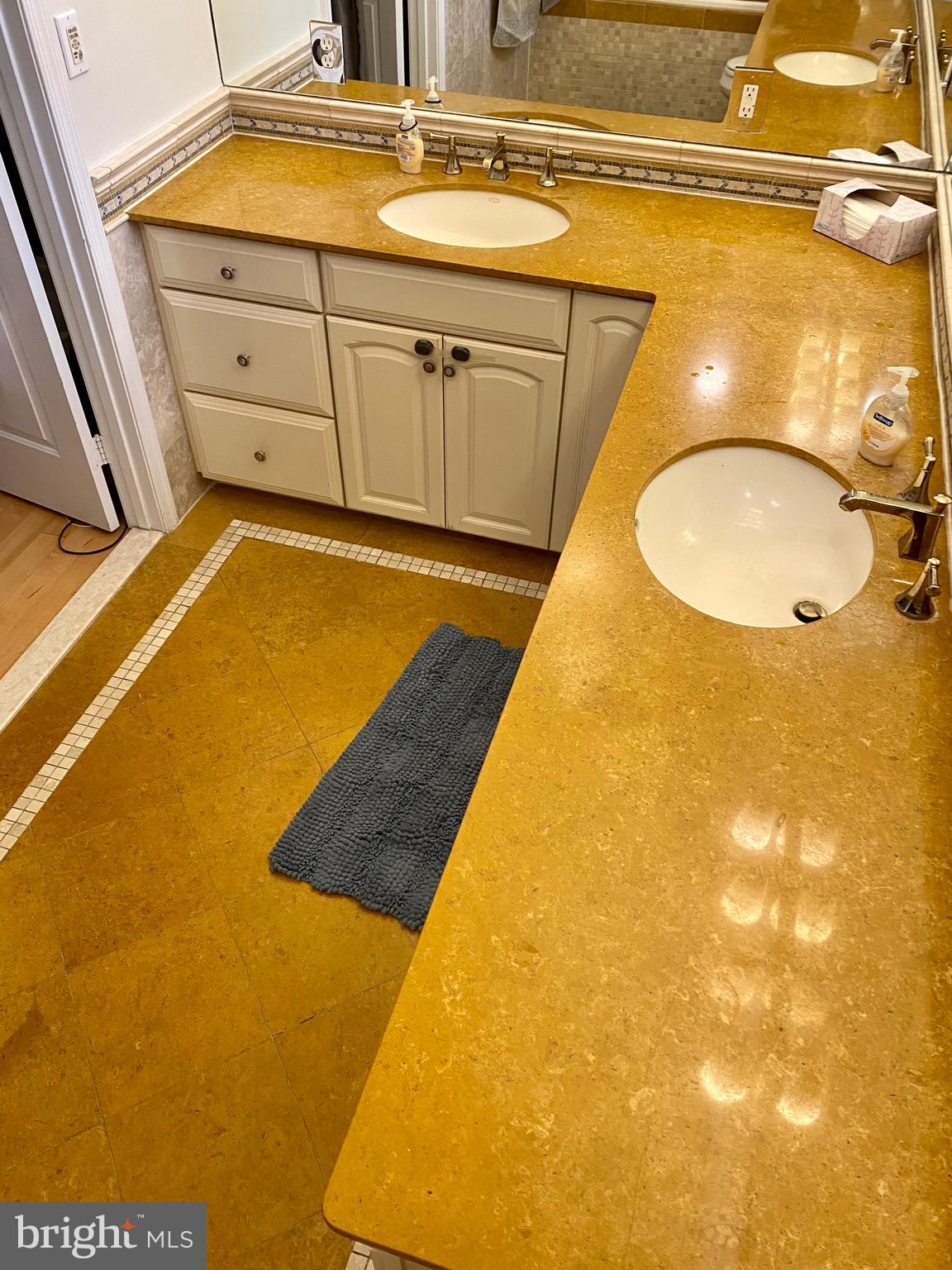 HUNTINGTON WOODS - Residential