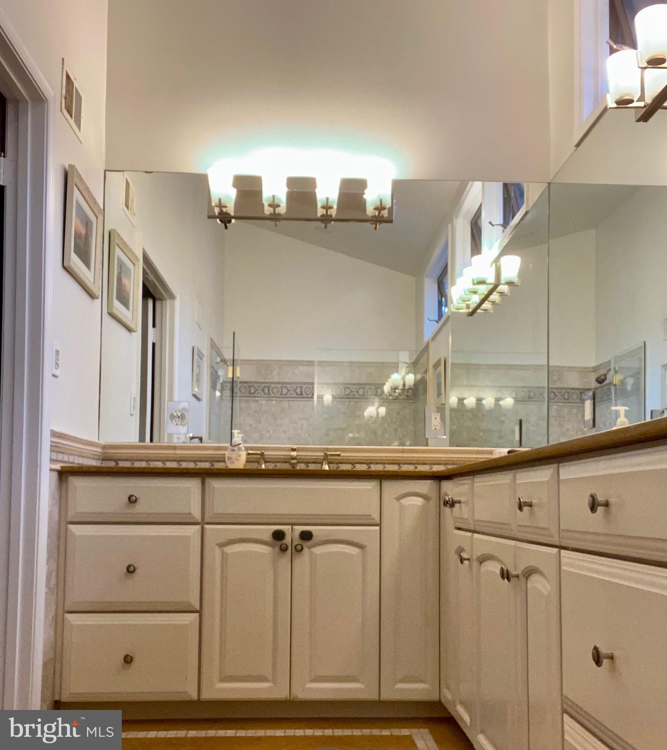 HUNTINGTON WOODS - Residential