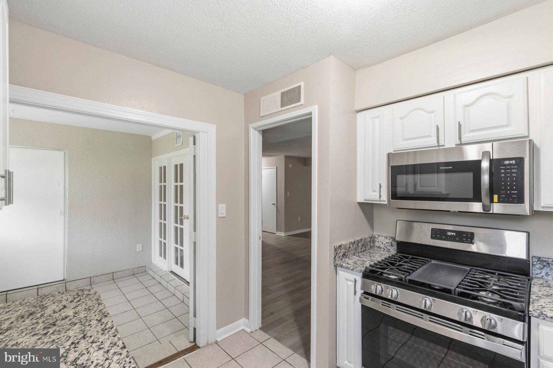 SHADOW OAKS - Residential