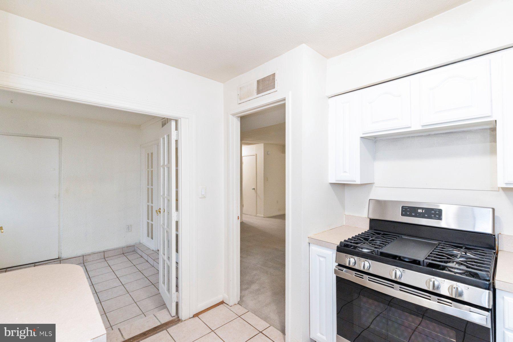 SHADOW OAKS - Residential