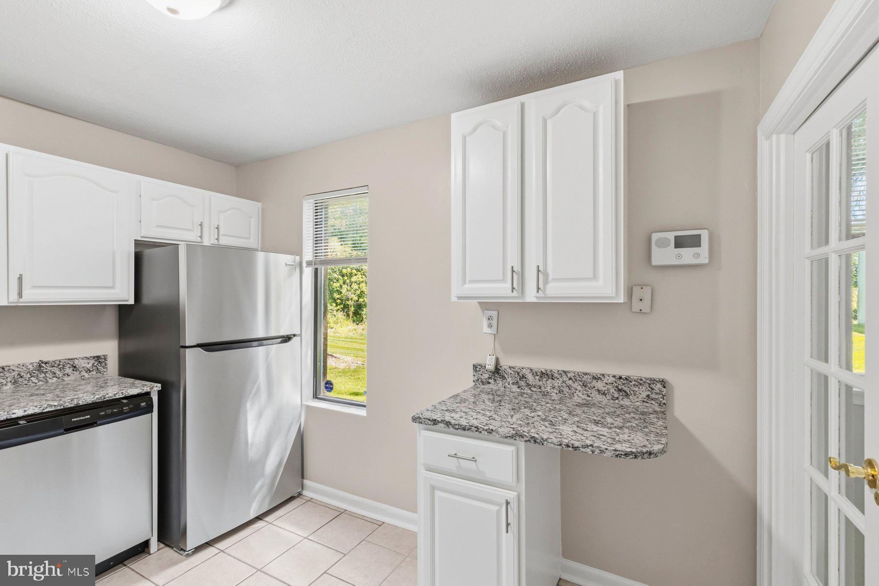 SHADOW OAKS - Residential