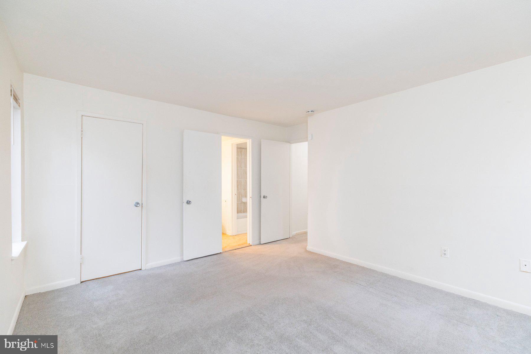 SHADOW OAKS - Residential