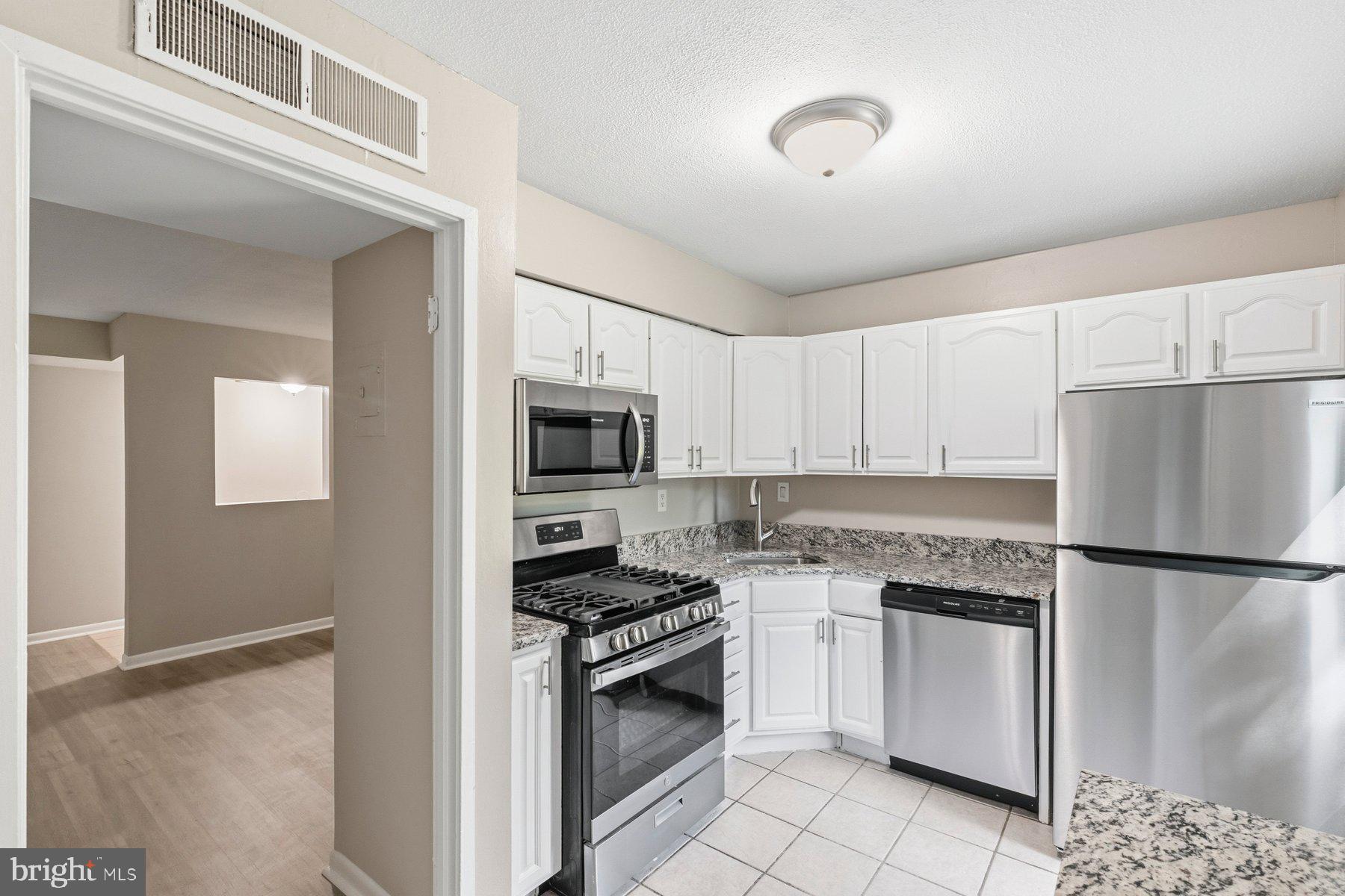 SHADOW OAKS - Residential