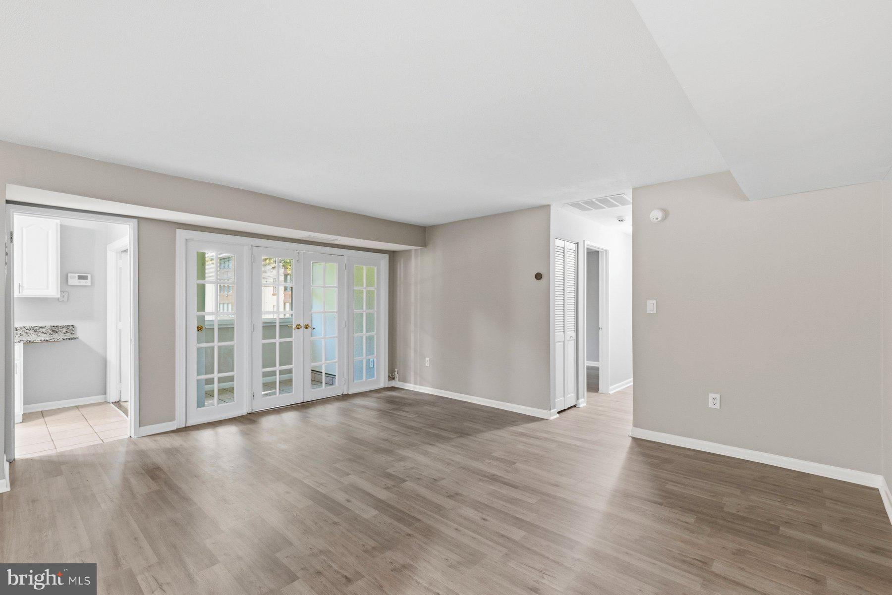 SHADOW OAKS - Residential