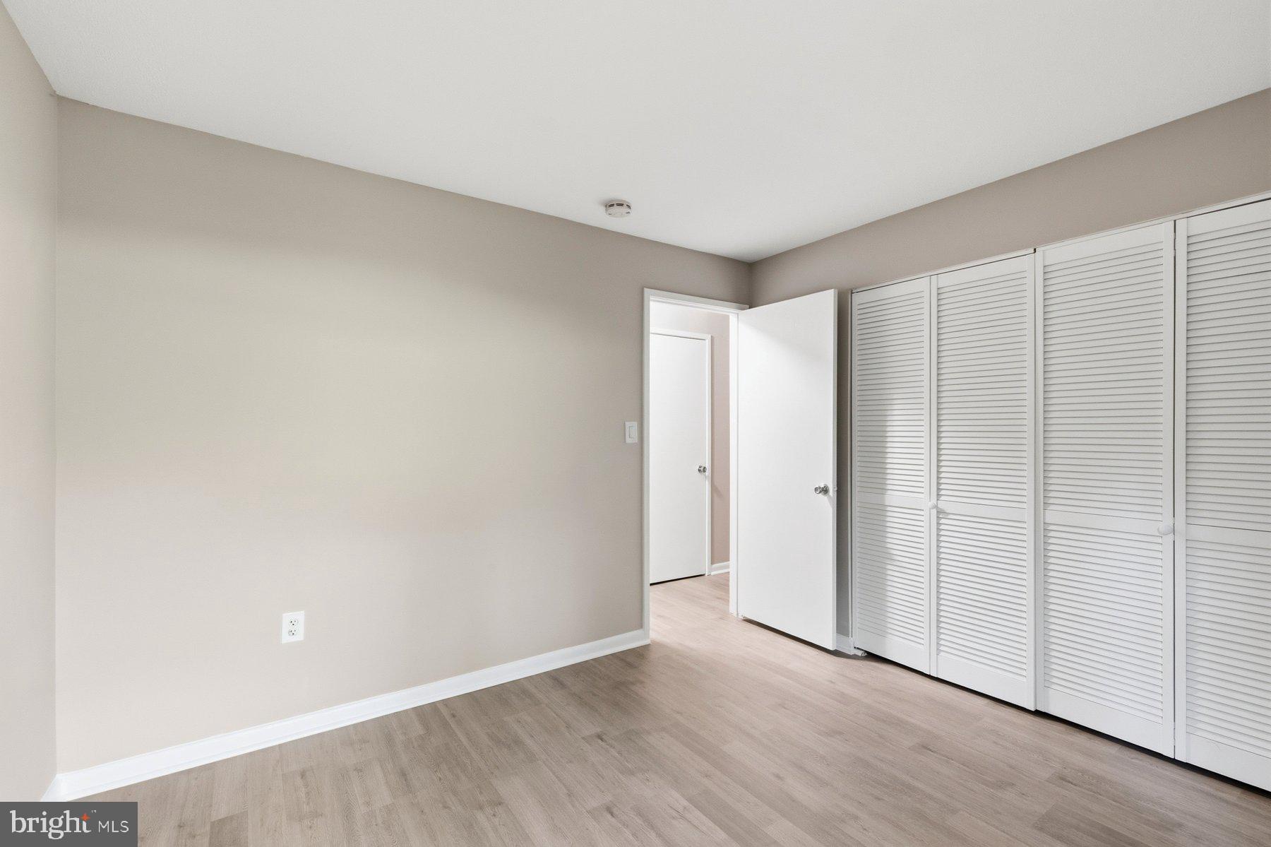 SHADOW OAKS - Residential