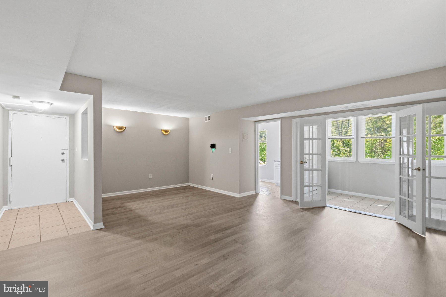 SHADOW OAKS - Residential