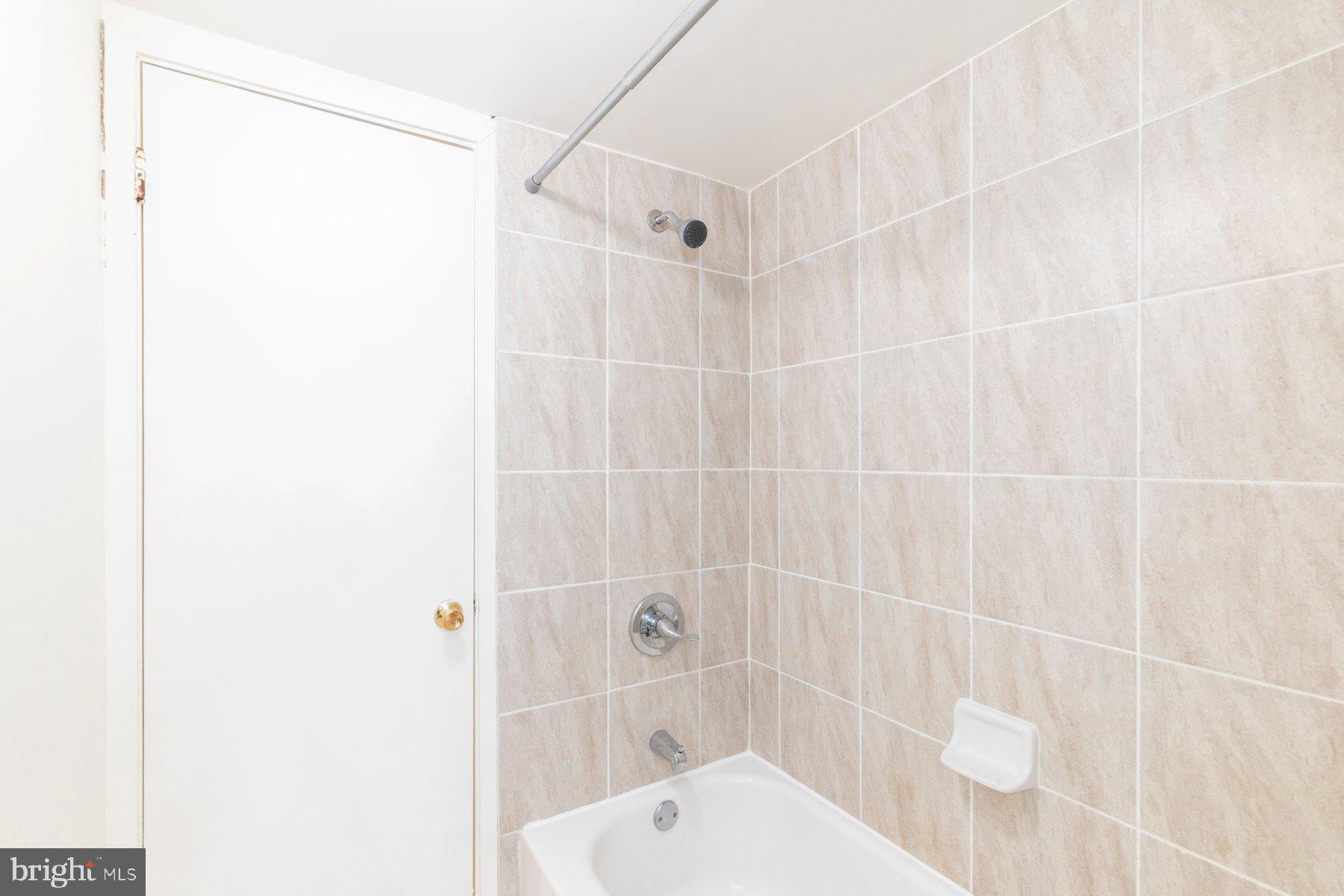 SHADOW OAKS - Residential