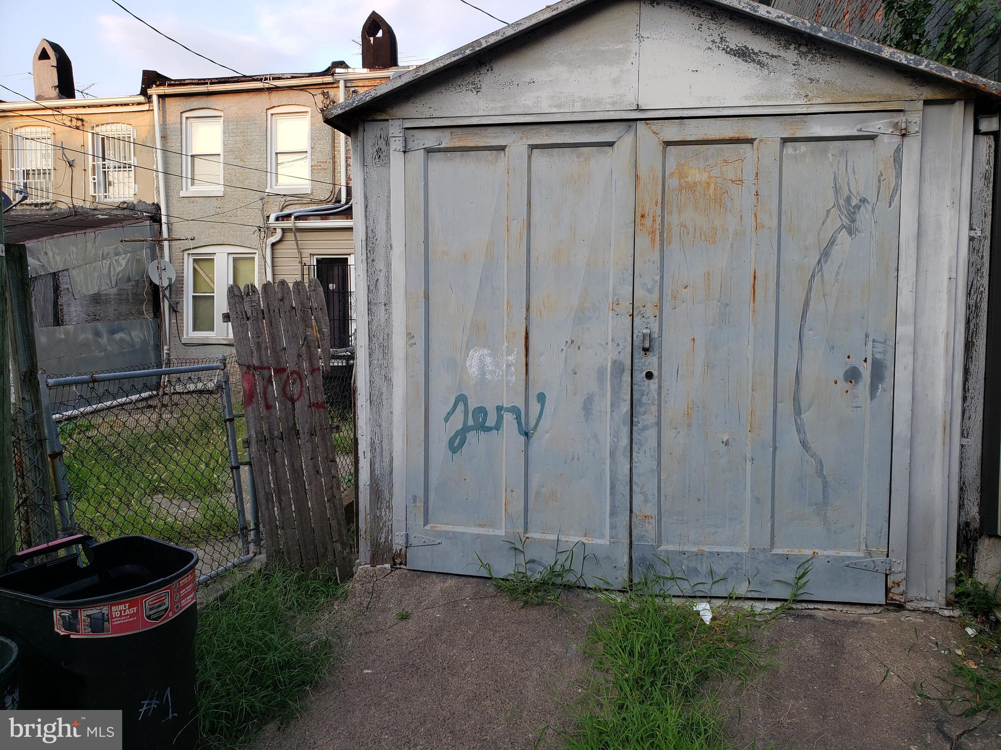 EAST MONUMENT HISTORIC DISTRICT - Residential