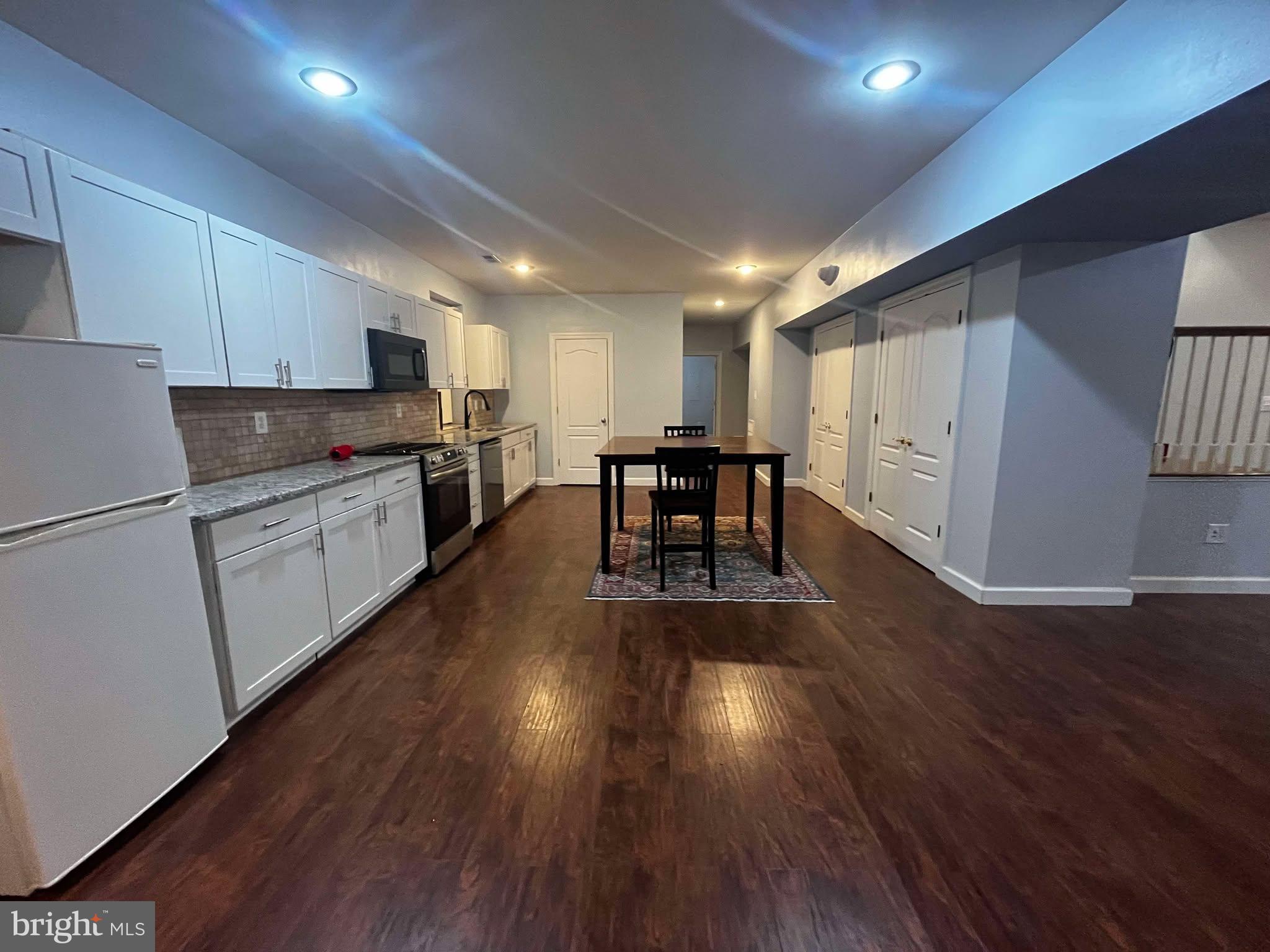 AUGUSTINE NORTH - Residential Lease