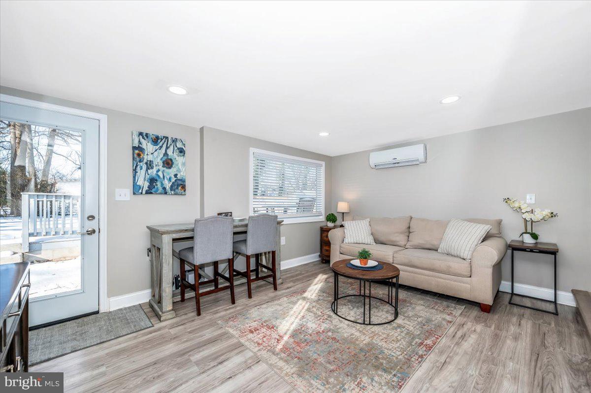 NORTH SPRINGFIELD - Residential