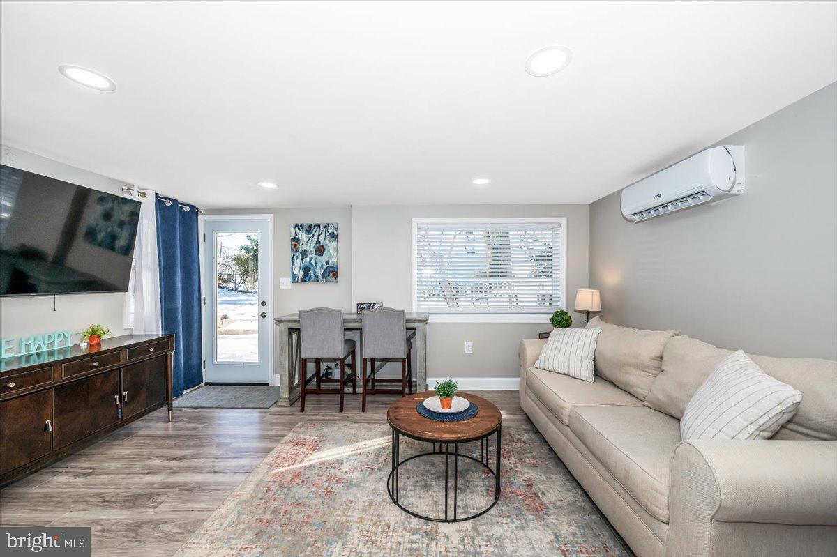 NORTH SPRINGFIELD - Residential