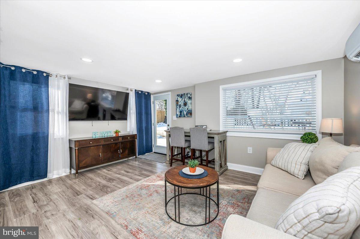 NORTH SPRINGFIELD - Residential